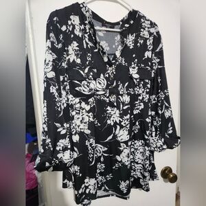 Cocomo 2X Women's blouse. Black with white floral print